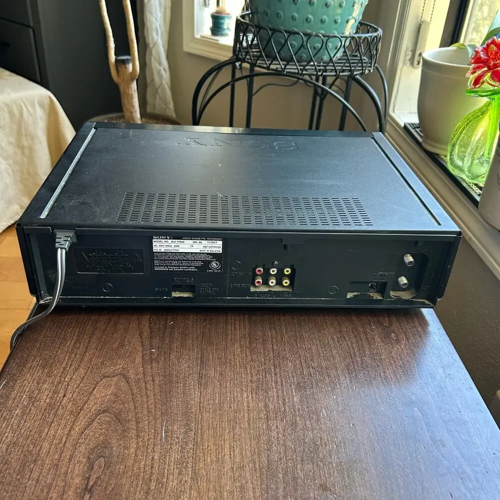 Sony SLV-775HF 4-Head Hi-Fi Stereo VCR Player  Tested & working No Remote